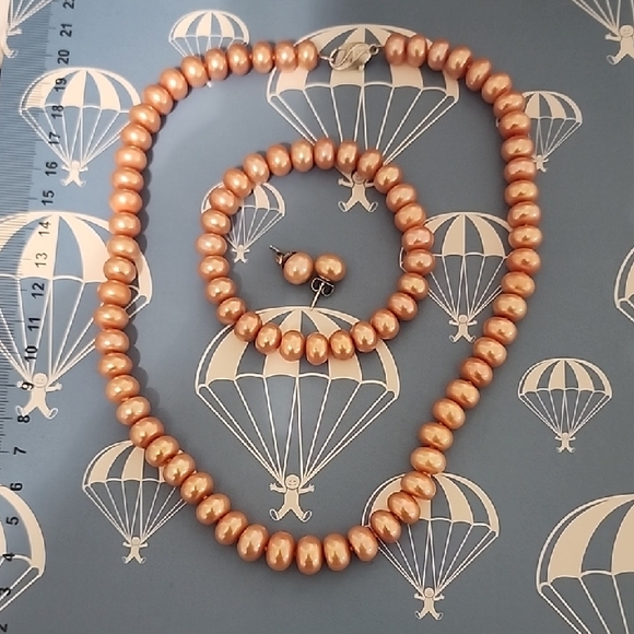 Mother of pearl set of pearls